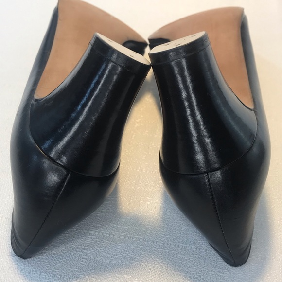 Salvatore Ferragamo leather heel pumps, shoes high end name brand - Picture 9 of 17